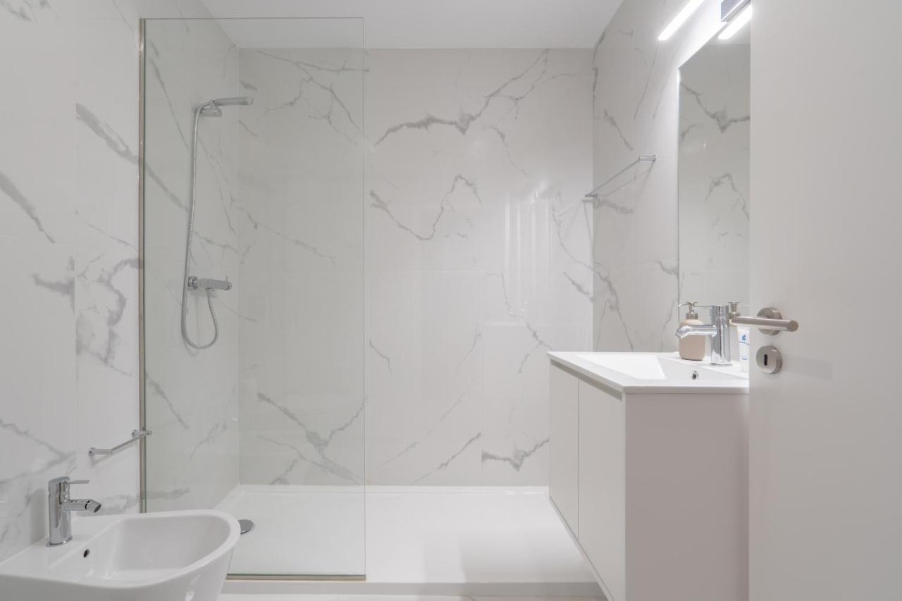 Host Wise - Bright & Contemporary Flat - Ace Location Apartment Порто Екстериор снимка